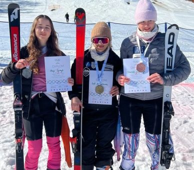 Ala Zaczyk zostaje wicemistrzynią Polski w slalomie gigancie U16 w 2023 roku